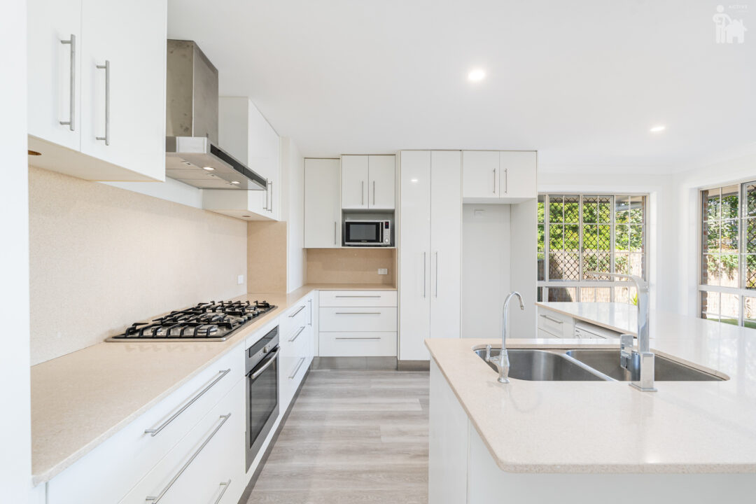 8 Pebble Court, Torquay, QLD 4655 AUS