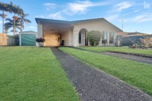 18 Sunset Crescent, Torquay, QLD 4655 AUS