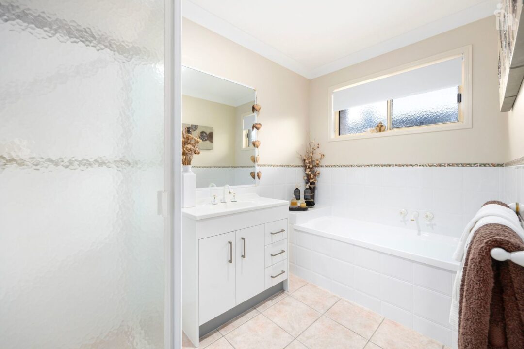 35 Jonwest Close, Torquay, QLD 4655 AUS