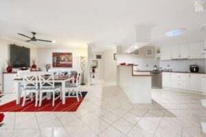 35 Jonwest Close, Torquay, QLD 4655 AUS