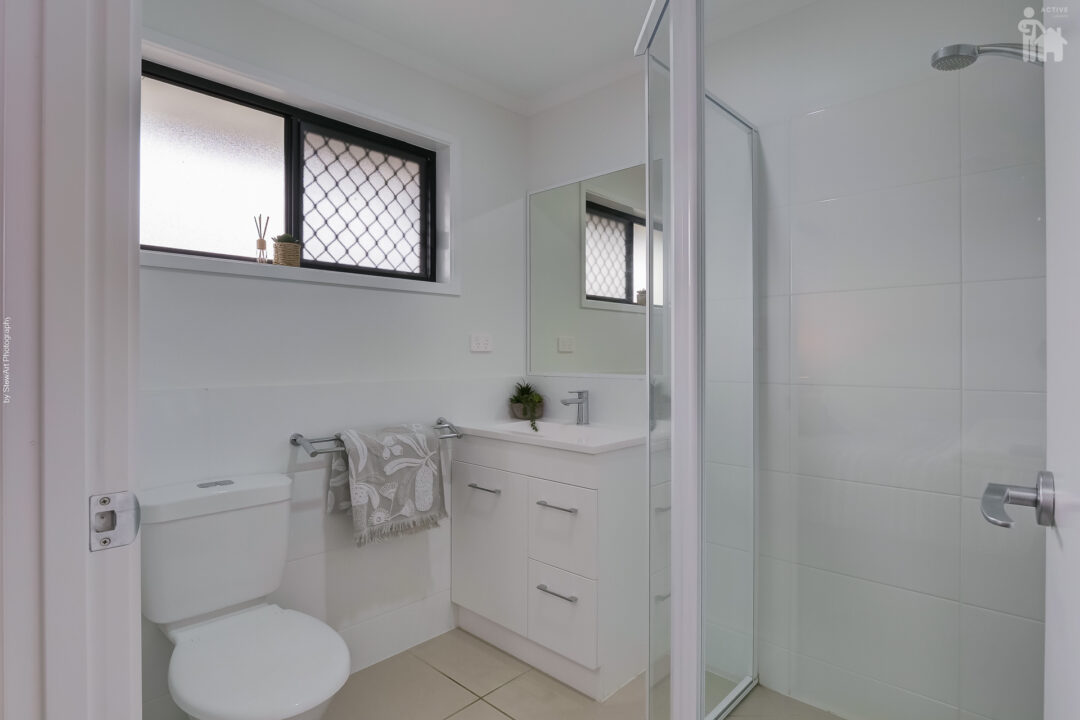 9 Sailaway Court, Eli Waters, QLD 4655 AUS