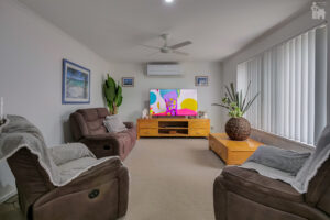 9 Sailaway Court, Eli Waters, QLD 4655 AUS