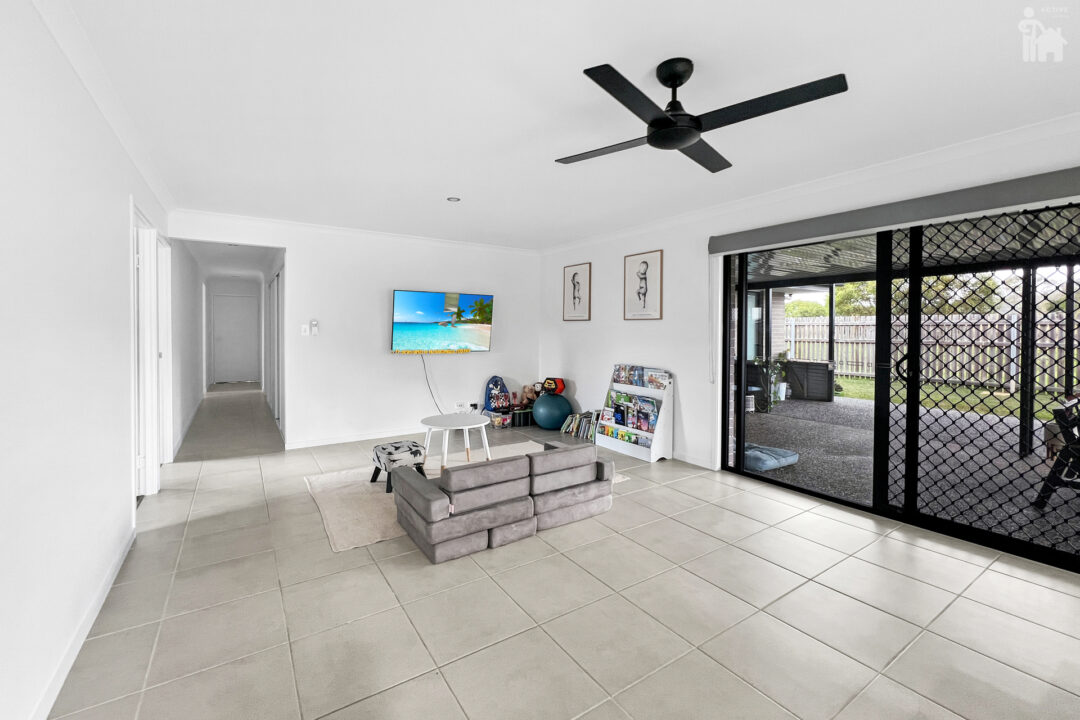 33 Wren Drive, Kawungan, QLD 4655 AUS