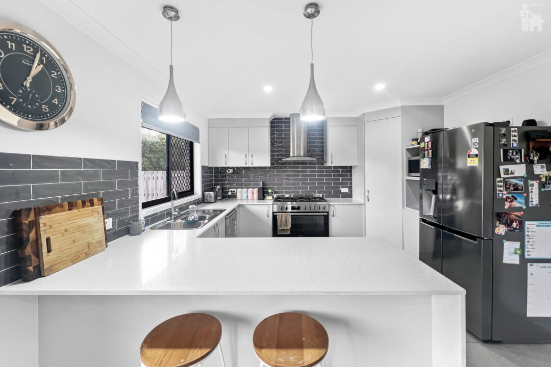 33 Wren Drive, Kawungan, QLD 4655 AUS