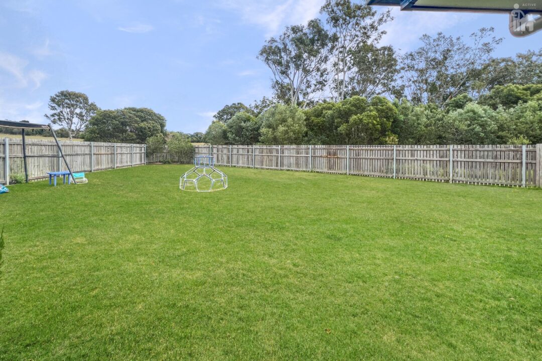 33 Wren Drive, Kawungan, QLD 4655 AUS