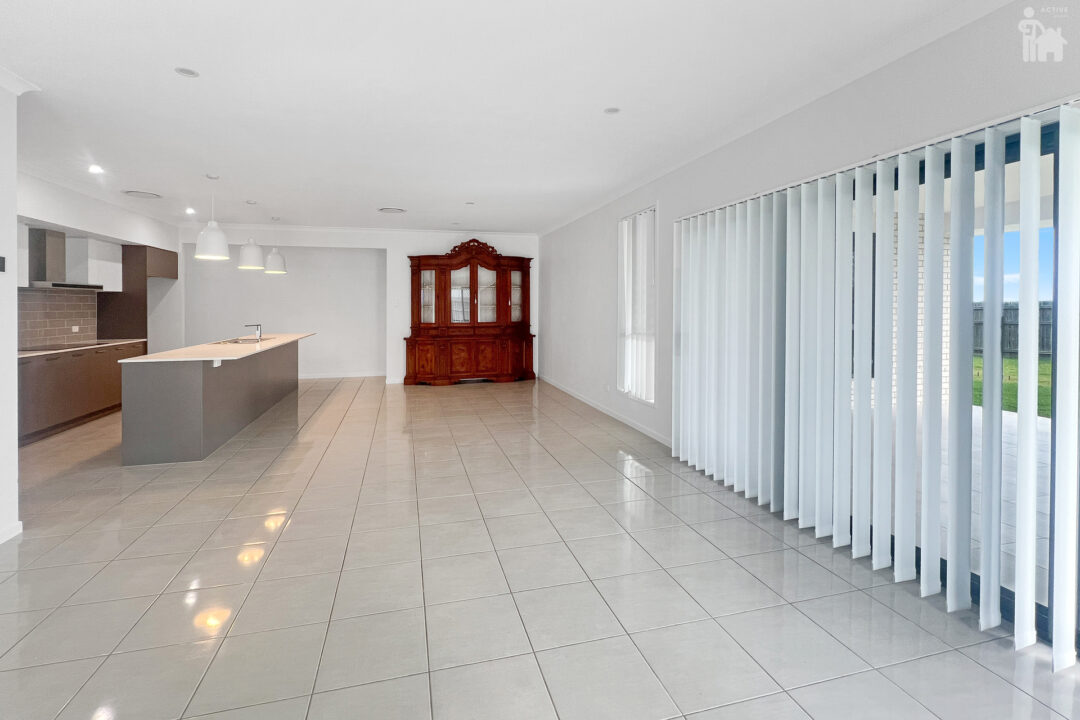 8 Peppermint Circuit, Nikenbah, QLD 4655 AUS