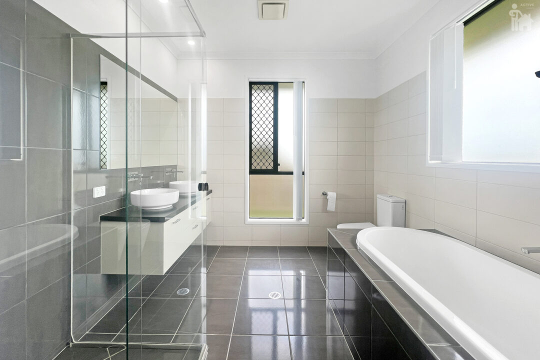 8 Peppermint Circuit, Nikenbah, QLD 4655 AUS