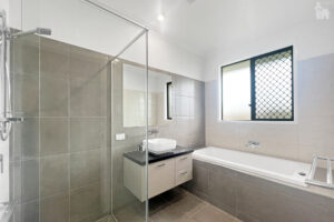 8 Peppermint Circuit, Nikenbah, QLD 4655 AUS