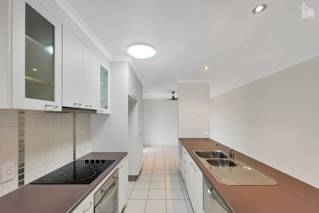 2/11 Lockerbie Street, Kawungan, QLD 4655 AUS