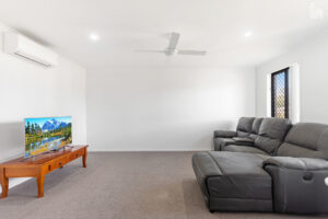 26 Larissa Way, Urangan, QLD 4655 AUS