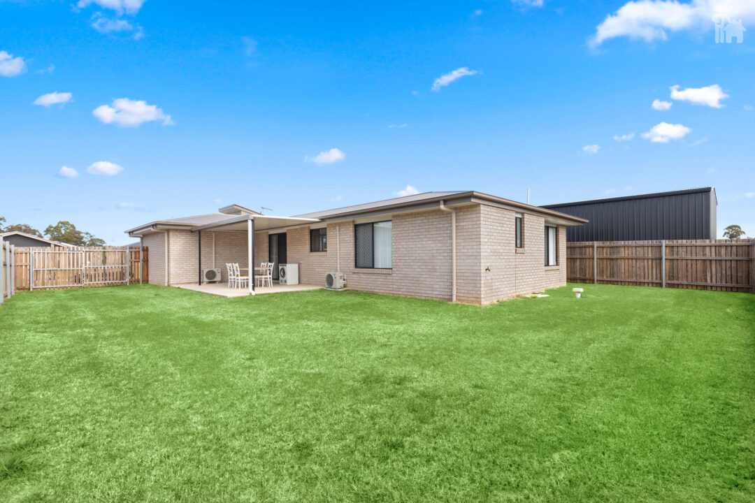 26 Larissa Way, Urangan, QLD 4655 AUS