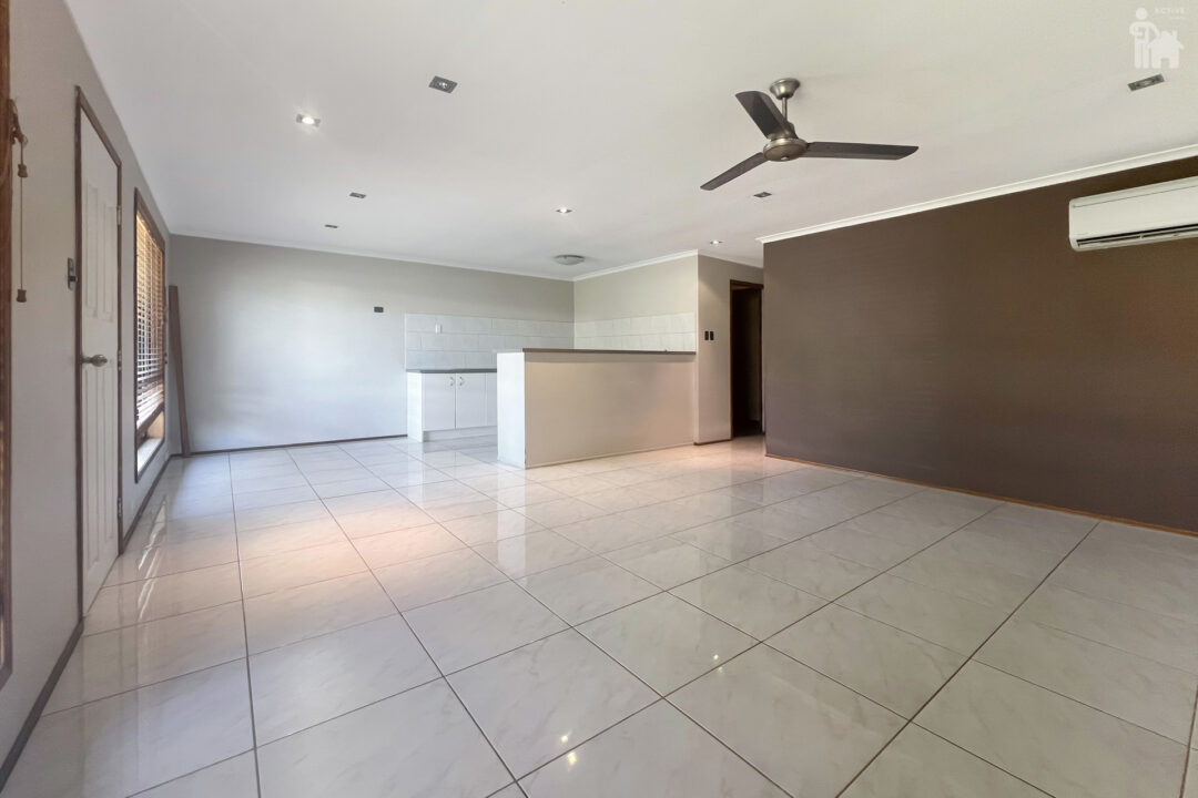 6 Debra Court, Urangan, QLD 4655 AUS