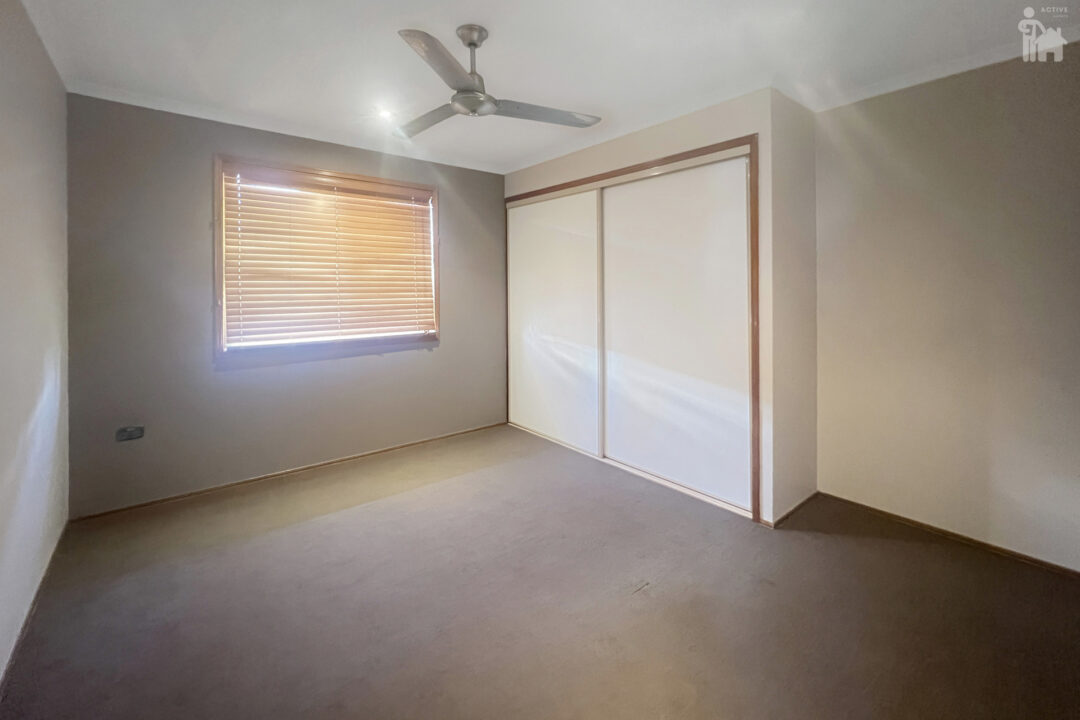 6 Debra Court, Urangan, QLD 4655 AUS