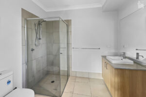 54 Seagull Circuit, Point Vernon, QLD 4655 AUS