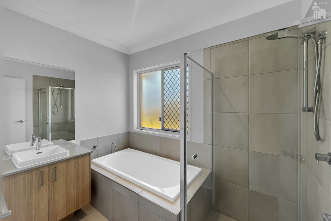 54 Seagull Circuit, Point Vernon, QLD 4655 AUS