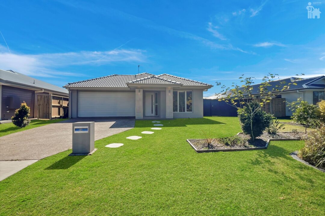 54 Seagull Circuit, Point Vernon, QLD 4655 AUS