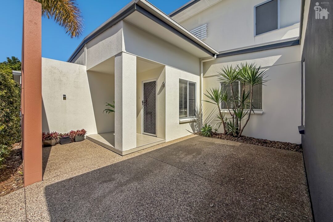 45/230 Pulgul Street, Urangan, QLD 4655 AUS