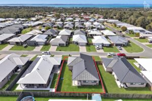 6 Ponting Way, Urangan, QLD 4655 AUS