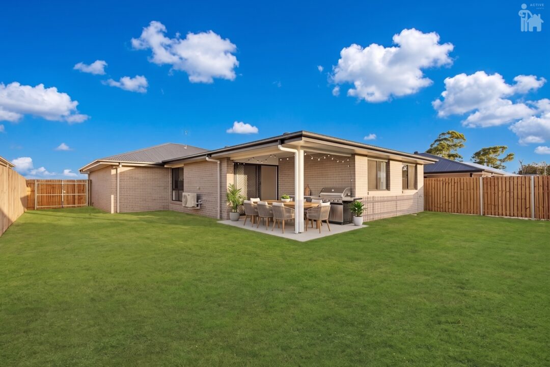 6 Ponting Way, Urangan, QLD 4655 AUS