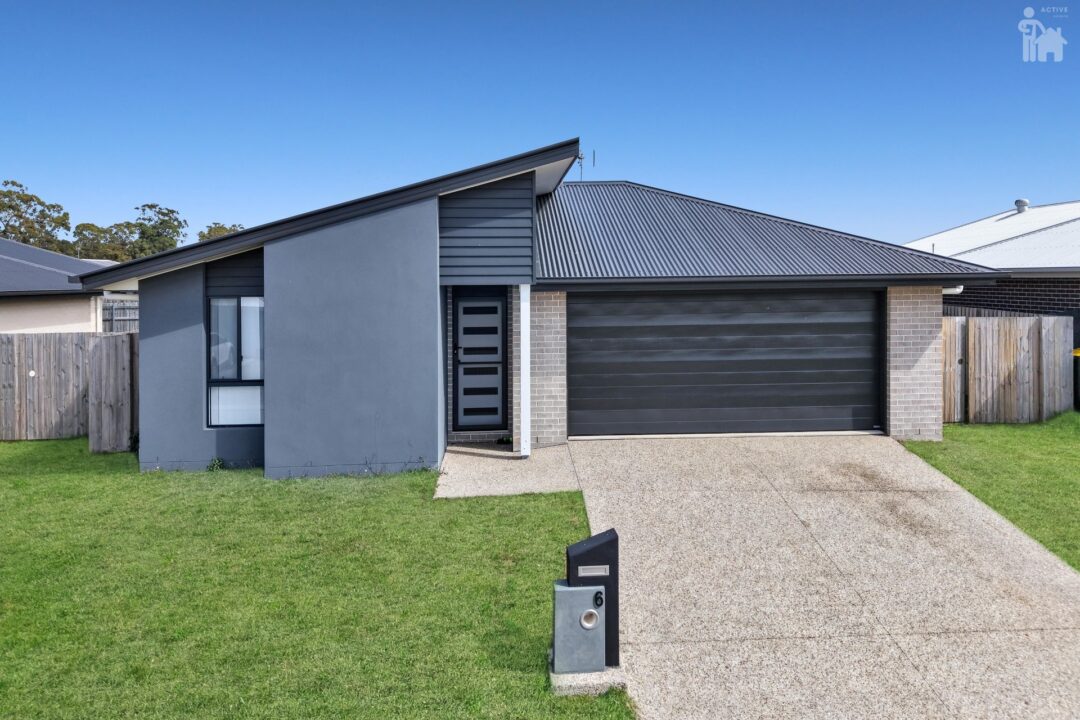 6 Ponting Way, Urangan, QLD 4655 AUS