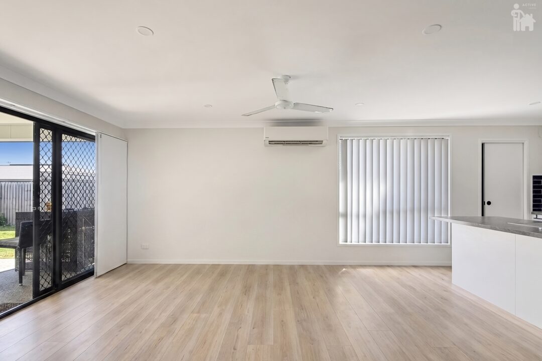 6 Ponting Way, Urangan, QLD 4655 AUS