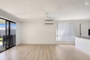 6 Ponting Way, Urangan, QLD 4655 AUS
