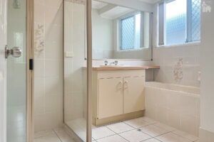 8 Masters Court, Urraween, QLD 4655 AUS