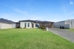 84 Martin Street, Point Vernon, QLD 4655 AUS
