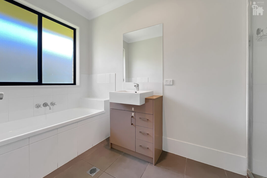 4 Mandi Court, Urraween, QLD 4655 AUS