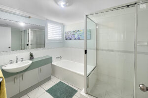 27/386 Esplanade, Torquay, QLD 4655 AUS