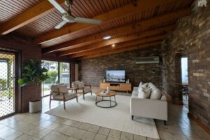89 Esplanade, Point Vernon, QLD 4655 AUS