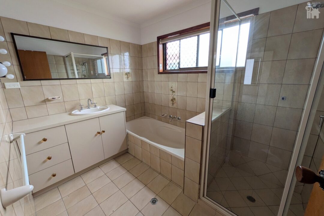 89 Esplanade, Point Vernon, QLD 4655 AUS