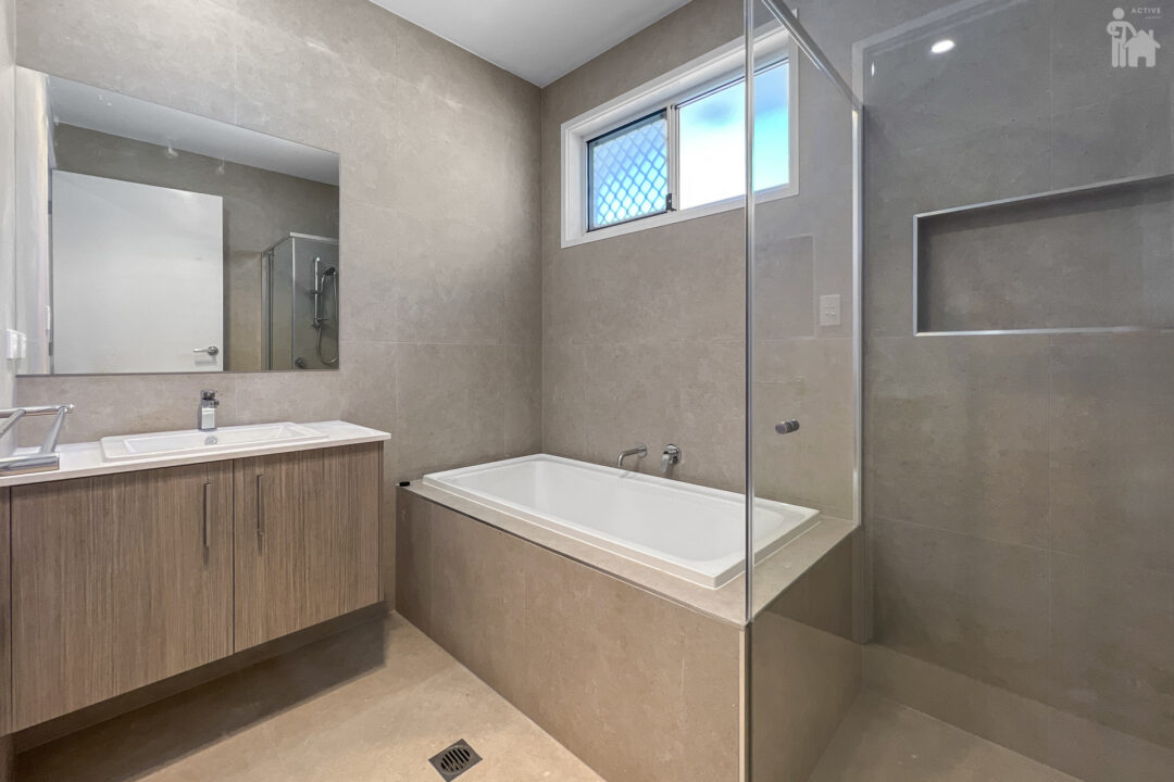 24 Mataranka Circuit, Nikenbah, QLD 4655 AUS