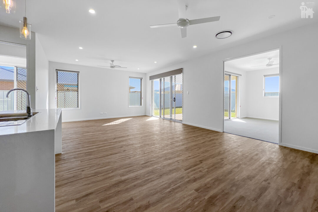 24 Mataranka Circuit, Nikenbah, QLD 4655 AUS