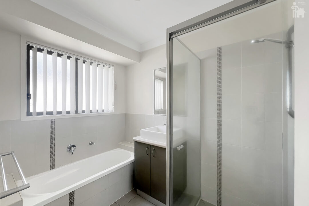 18 Bounty Circuit, Eli Waters, QLD 4655 AUS