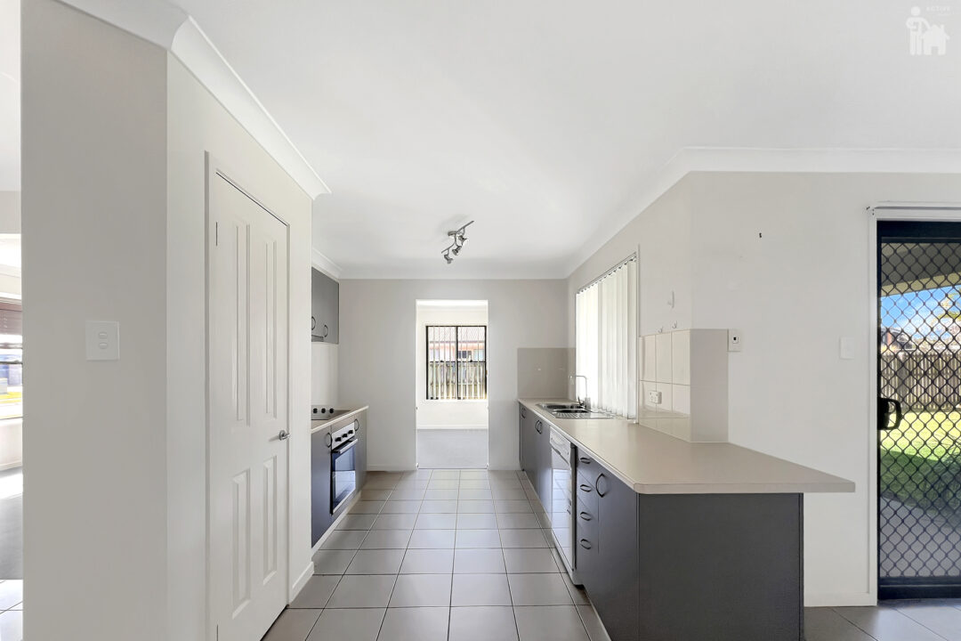 18 Bounty Circuit, Eli Waters, QLD 4655 AUS