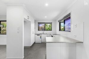 8 Charleville Street, Point Vernon, QLD 4655 AUS