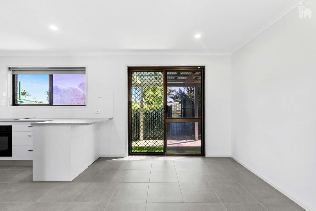 8 Charleville Street, Point Vernon, QLD 4655 AUS