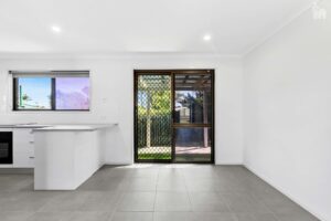 8 Charleville Street, Point Vernon, QLD 4655 AUS