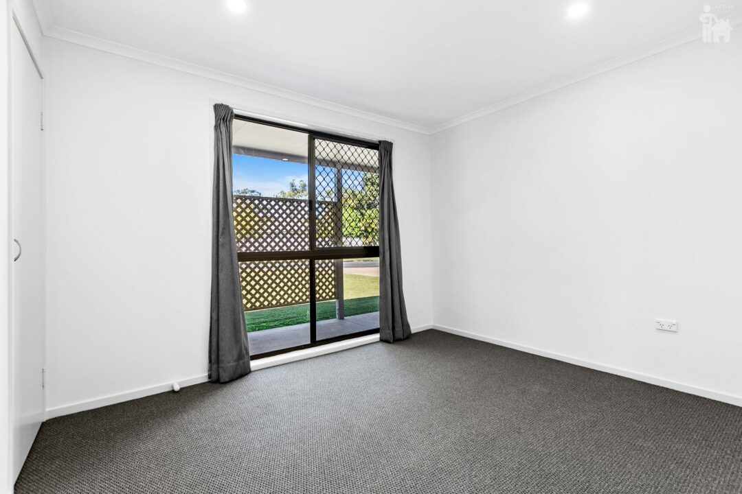 8 Charleville Street, Point Vernon, QLD 4655 AUS