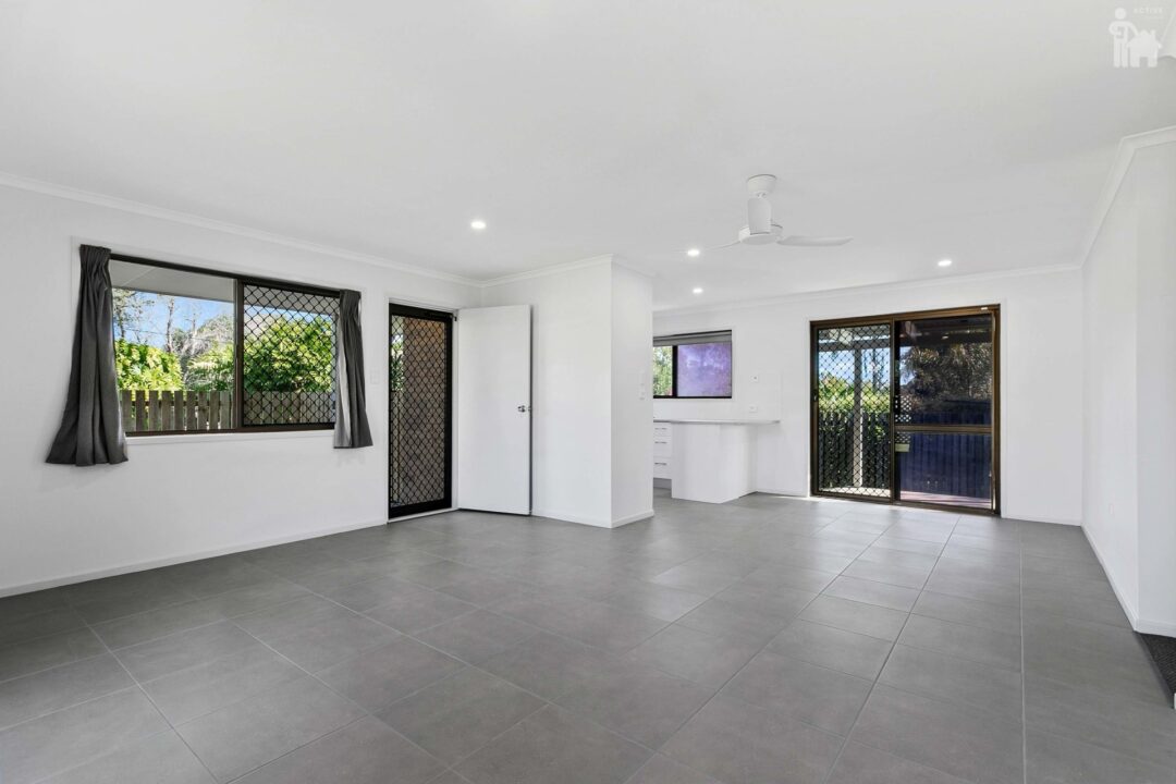 8 Charleville Street, Point Vernon, QLD 4655 AUS