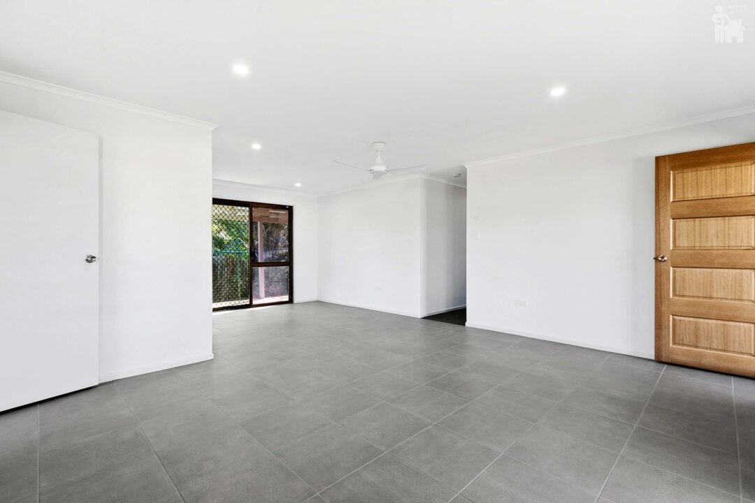 8 Charleville Street, Point Vernon, QLD 4655 AUS