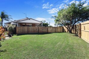8 Charleville Street, Point Vernon, QLD 4655 AUS