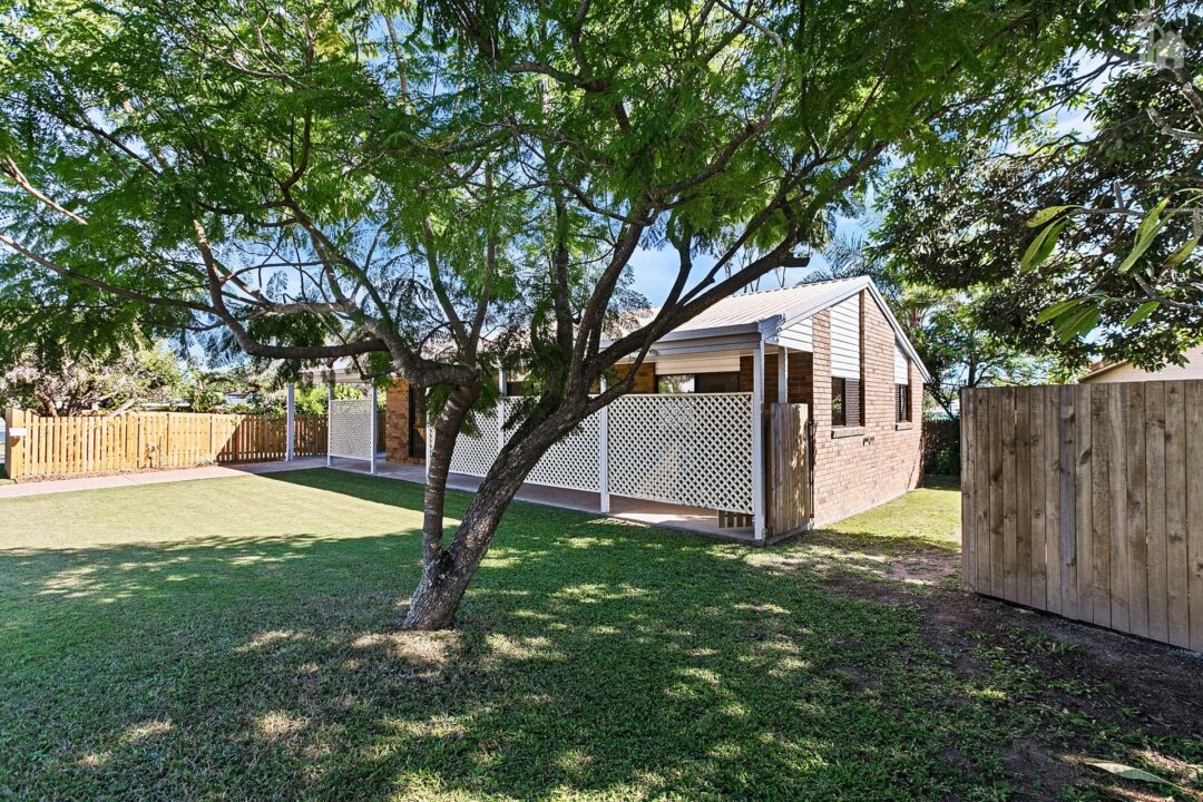 8 Charleville Street, Point Vernon, QLD 4655 AUS