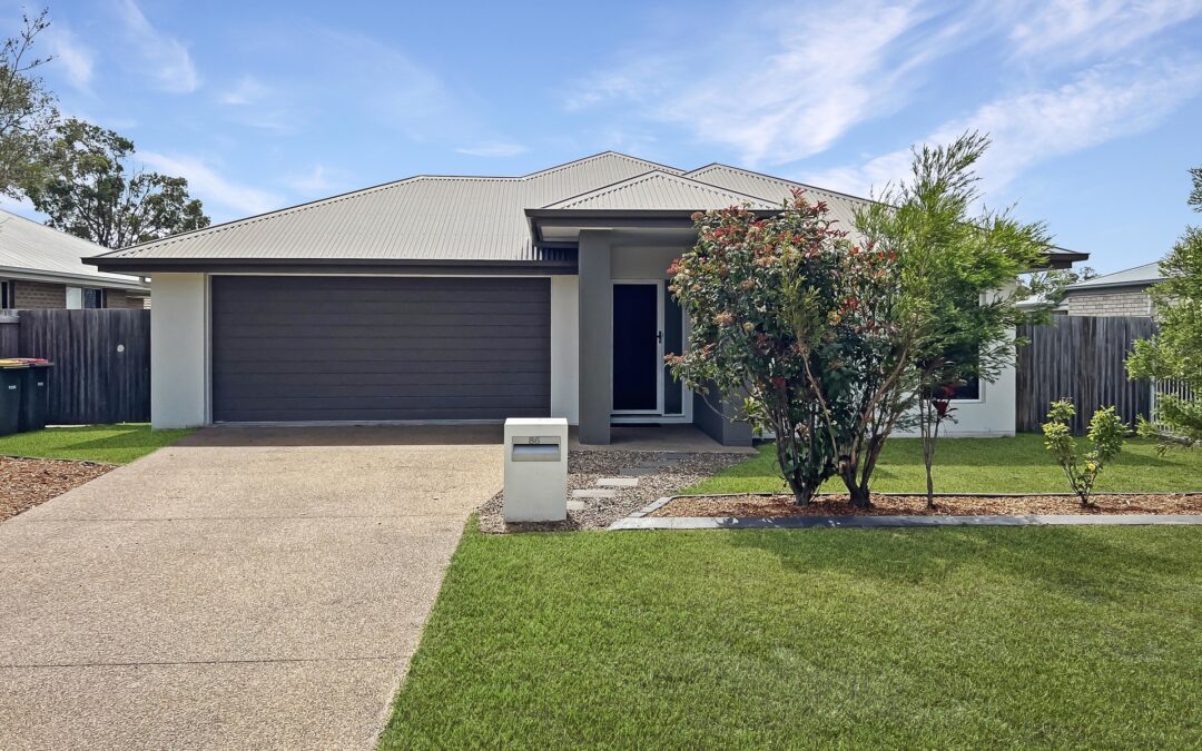 86 Bradman Way, Urangan, QLD 4655