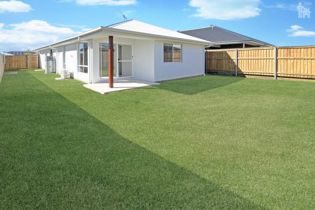 61 Dougan Street, Point Vernon, QLD 4655 AUS