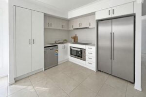 61 Dougan Street, Point Vernon, QLD 4655 AUS