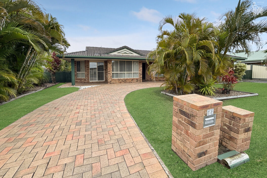 53 Moolyyir Street, Urangan, QLD 4655 AUS