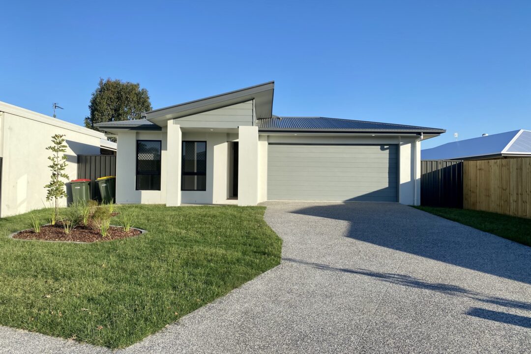 14 Satinwood Avenue, Urraween, QLD 4655 AUS