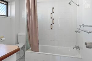 6/447 Esplanade, Torquay, QLD 4655 AUS